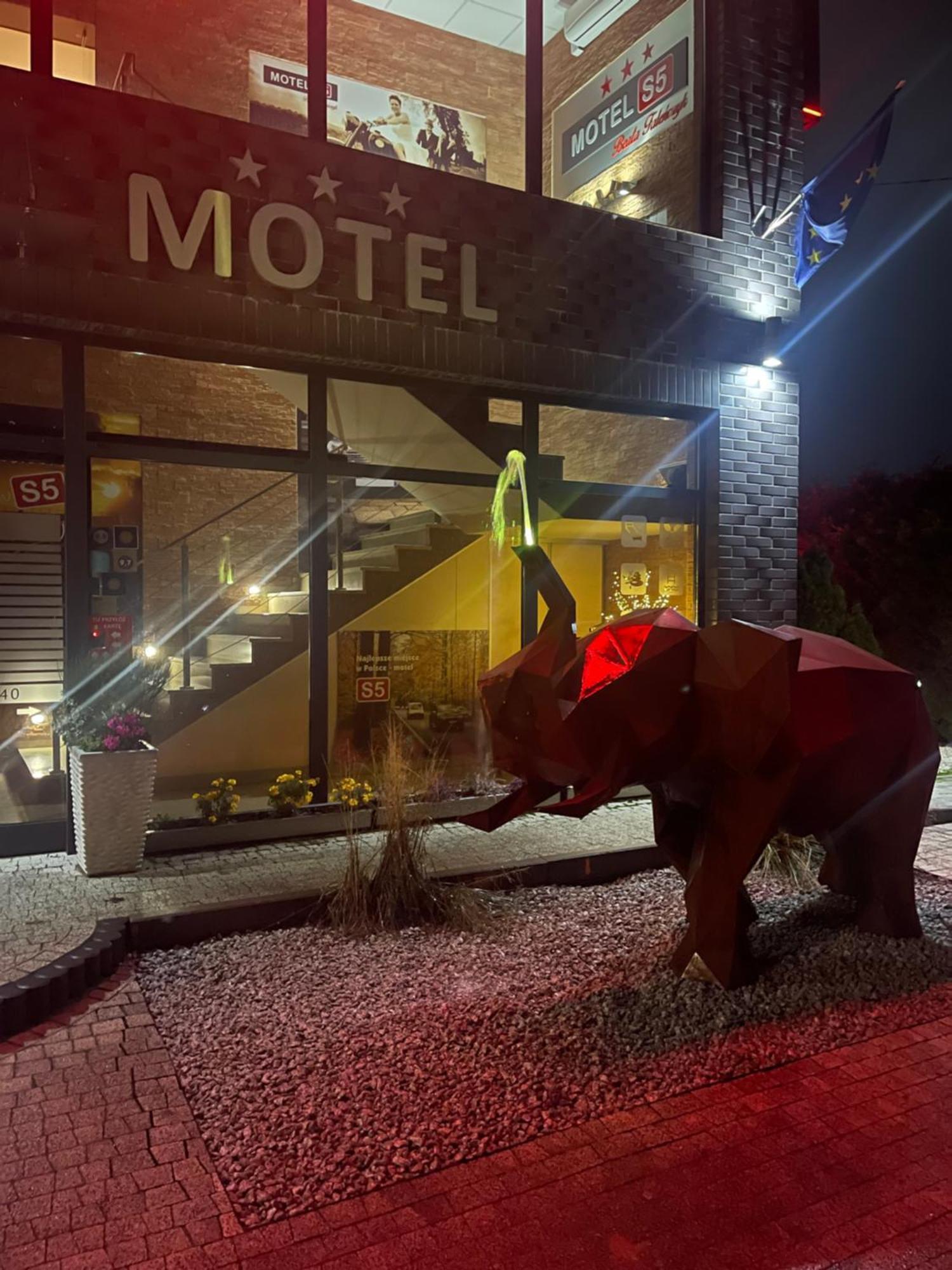 Zbrachlin Motel S5 المظهر الخارجي الصورة