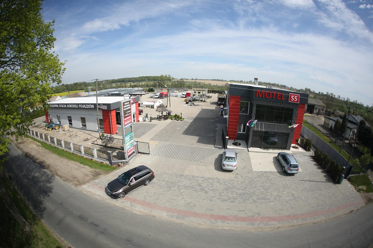 Zbrachlin Motel S5 المظهر الخارجي الصورة